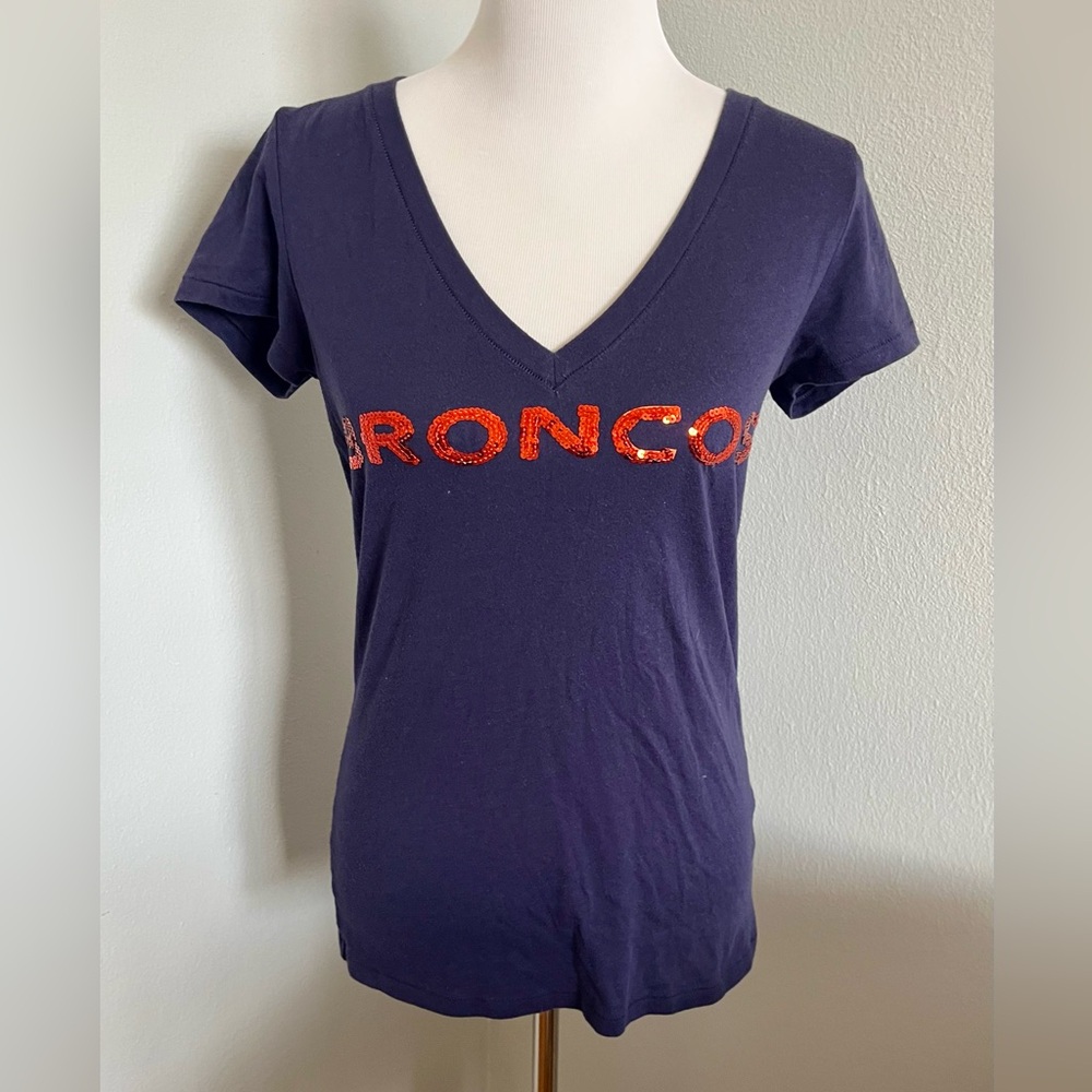 Broncos Women's V-Neck Top | pink